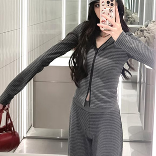 慵懒风松弛感小众设计条纹修身 两件套女秋季 正肩显瘦连帽卫衣套装