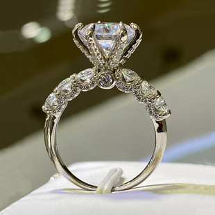 白月光款 莫桑石戒指女钻戒925银镀18K金经典 求婚情侣圆形对戒刻字