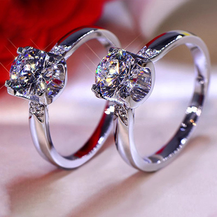 牛头款 V型D色莫桑石戒指女白金订婚结婚戒高碳钻结婚订婚仿真戒