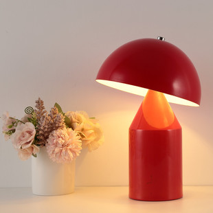 北欧卧室床头灯台灯ins少女浪漫装 饰结婚房创意简约现代网红夜灯